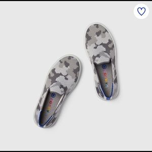 Rothys Camo Kids Sneakers 👟